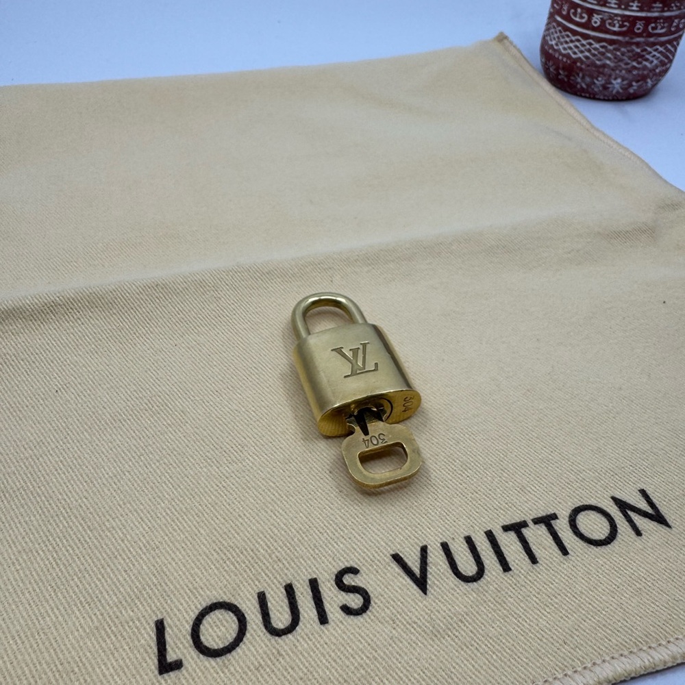 Louis Vuitton #304 Lock and Key